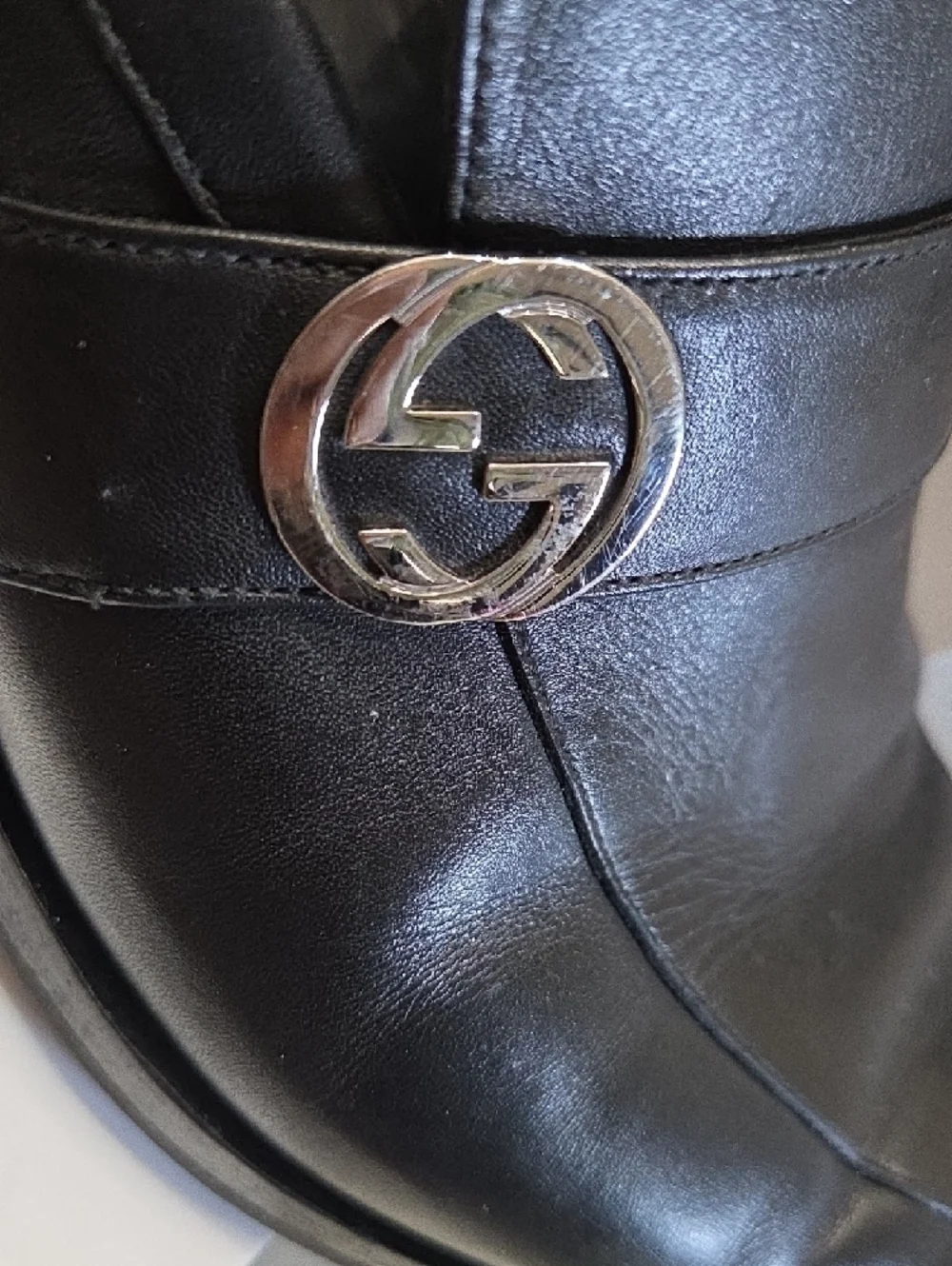 Gucci Black Leather Loafers with Silver Logo Hardware